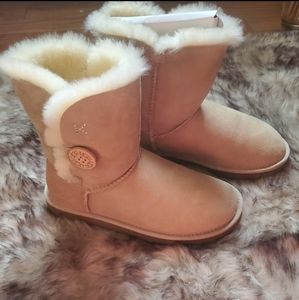 UGGS Bailey Button